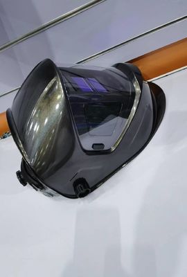 Casco di saldatura auto scuro con torcia di saldatura e lente 4C emisferica leggera