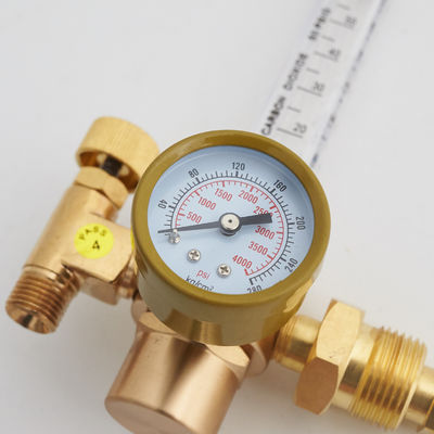 Misuratore di flusso di regolazione dell'argon a doppia uscita per la riduzione dell'alta pressione dei gas per il controllo dell'aria a CO2