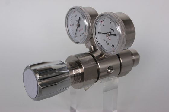 Regulatore di ossigeno in acciaio inossidabile per laboratorio ad alta pressione a doppio stadio W21.8 G5/8
