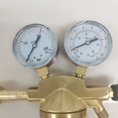 Regolatore ad alta pressione di tipo Italia per lavori pesanti con calibro duplex e conforme alla norma ISO9001