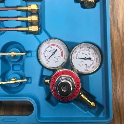 Connessione di una lampada a gas portatile per il taglio e la saldatura