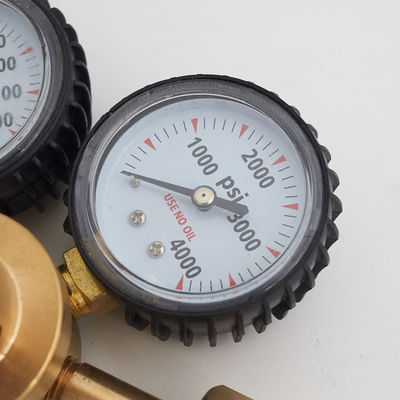 Supporto personalizzato ODM Reduttore di gas in ottone con 800 PSI Pressione di consegna e doppi calibri