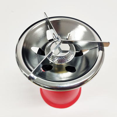 Stufa da campeggio ad ago comodamente montata per cucinare all'aperto e per le avventure